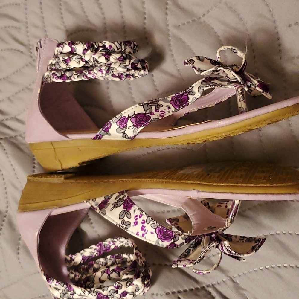 Shoes - Picture 3 of 3